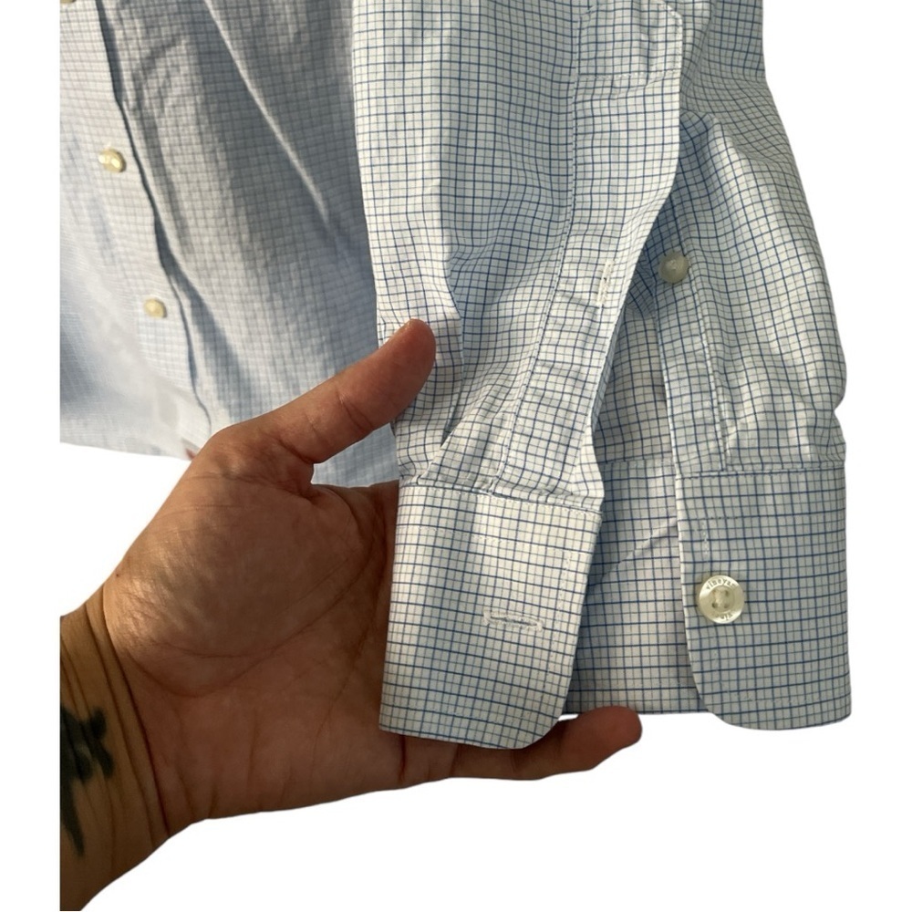 Vineyard Vines 100% cotton white -blue checkered down shirt size M GUC B-2 - Picture 6 of 7